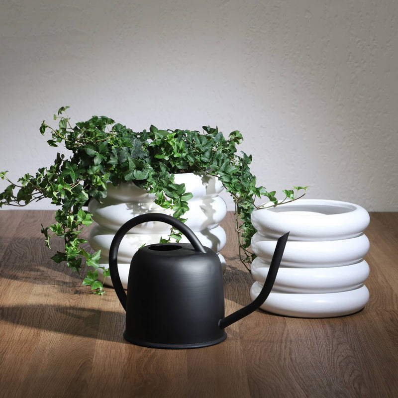 metal-7-h-watering-can-black-9