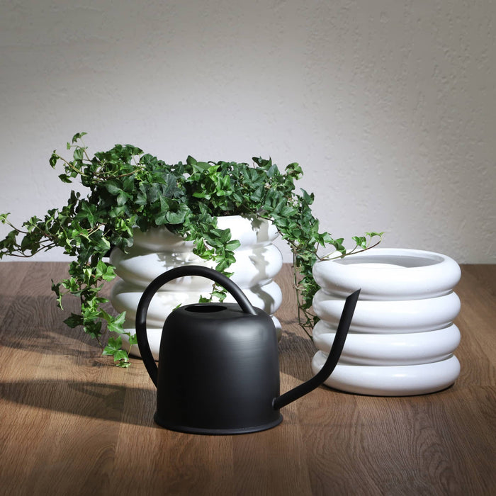 metal-7-h-watering-can-black-9