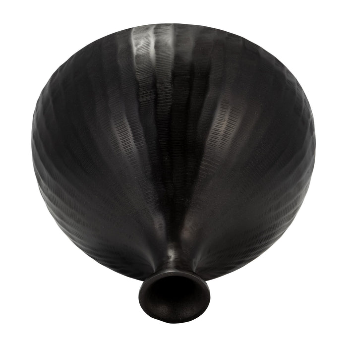 metal-9-bulbous-vase-bronze-4