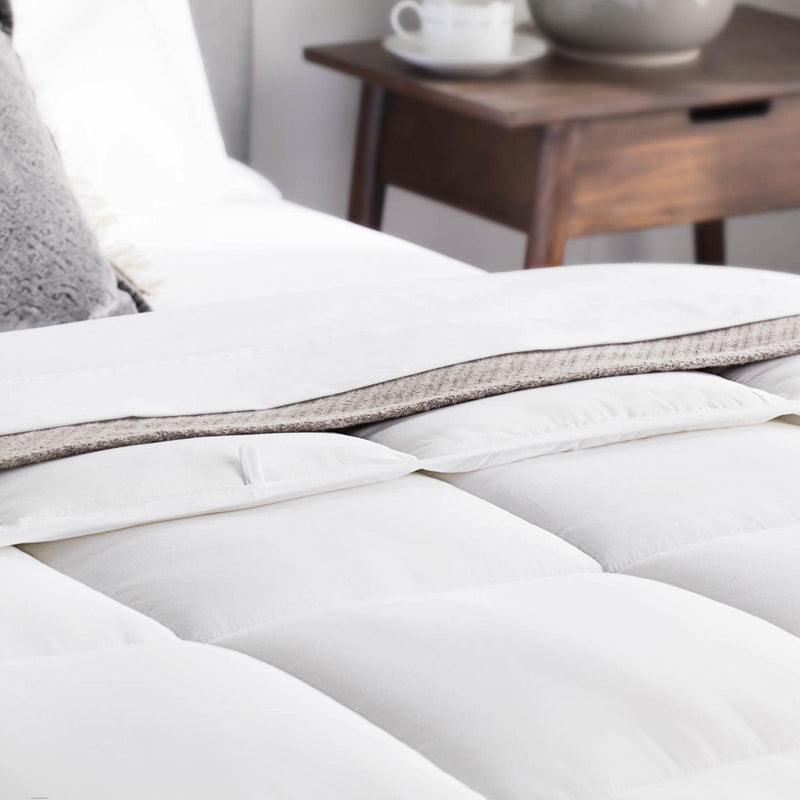 oversized-queen-down-alternative-microfiber-comforter-7