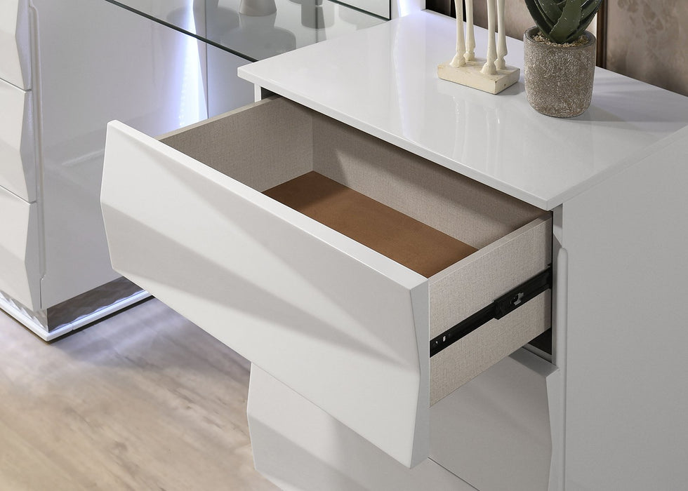 prisma-vanity-no-stool-white-4