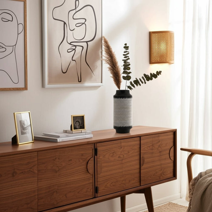 resin-14-h-chevron-vase-blk-white-10