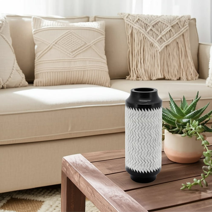 resin-14-h-chevron-vase-blk-white-12