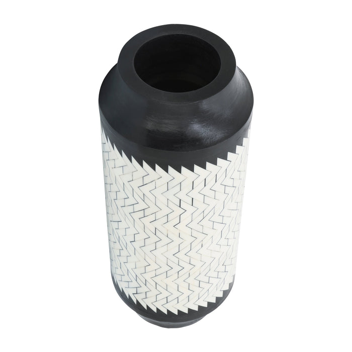 resin-14-h-chevron-vase-blk-white-3