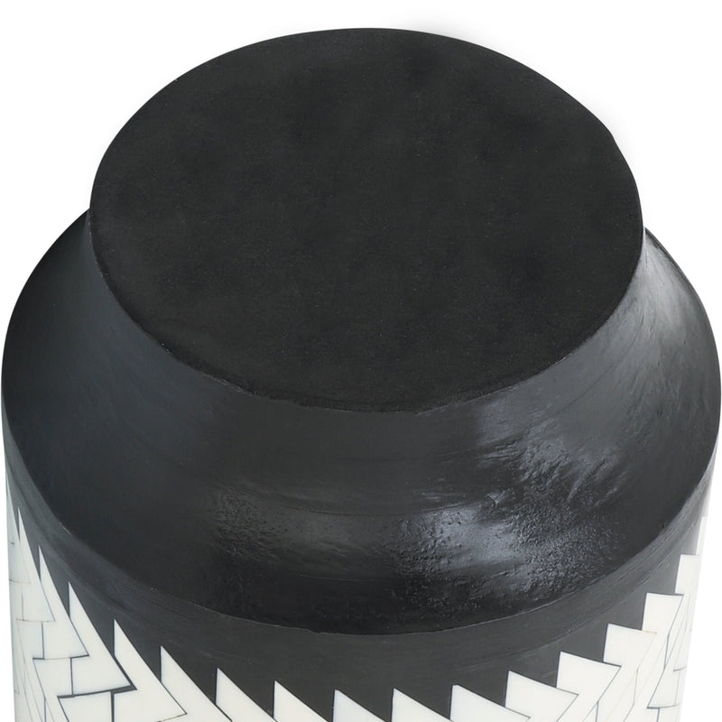 resin-14-h-chevron-vase-blk-white-7