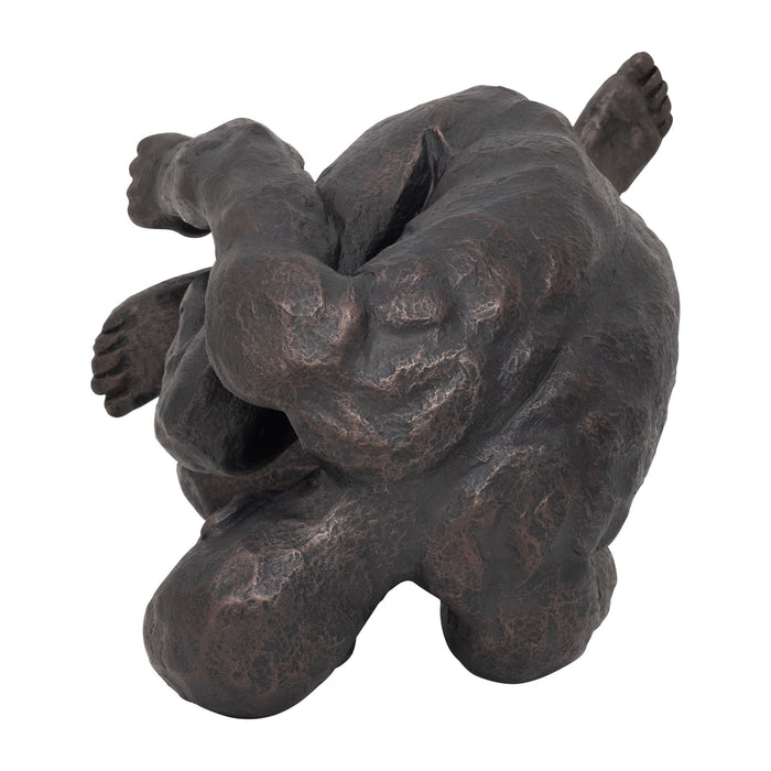 resin-16-h-kneeling-man-black-6