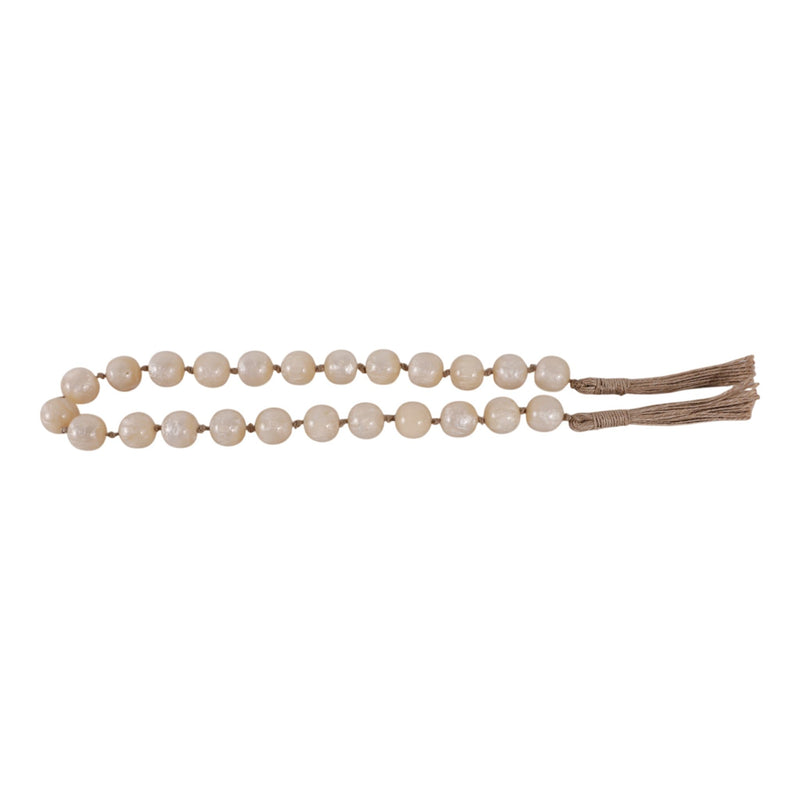 resin-36x1-bead-garland-ivory-4