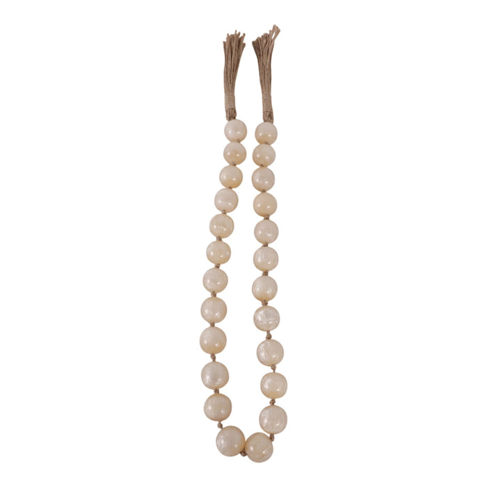 resin-36x1-bead-garland-ivory-5