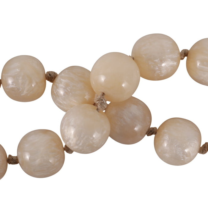 resin-36x1-bead-garland-ivory-7