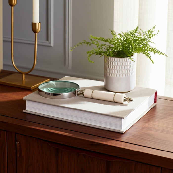 resin-4-magnifying-glass-ivory-10