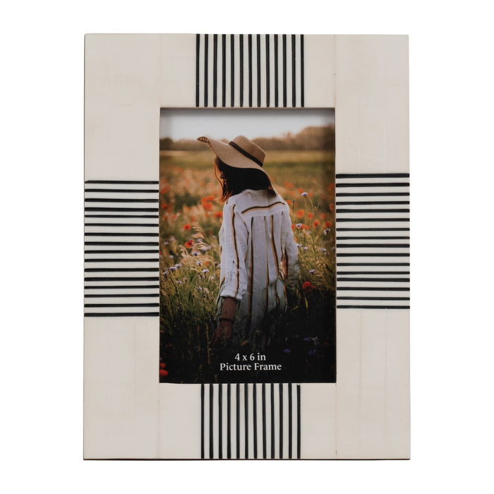 resin-4x6-abstract-photo-frame-black-white-1