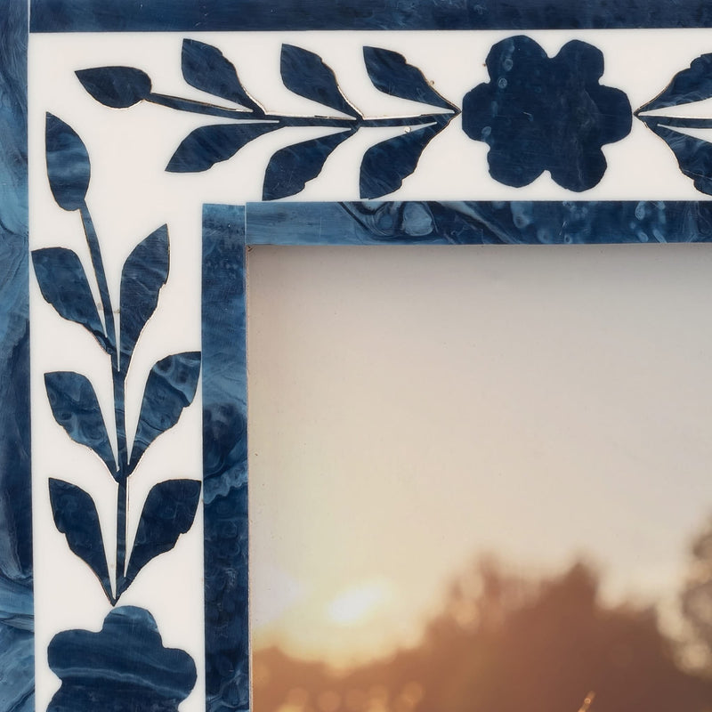 resin-4x6-blue-petals-photo-frame-white-blue-5