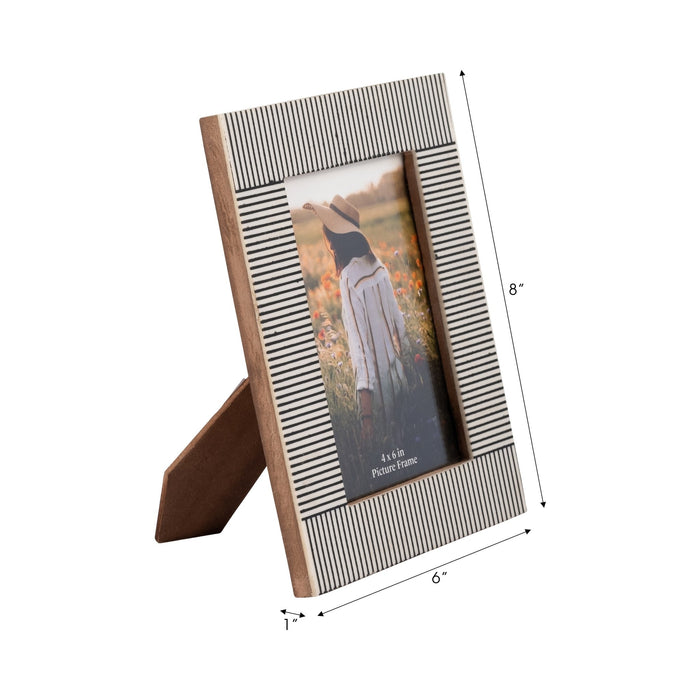 resin-4x6-etched-lines-photo-frame-black-white-6