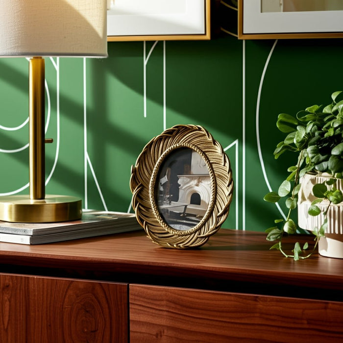 resin-4x6-feathers-around-photo-frame-gold-10