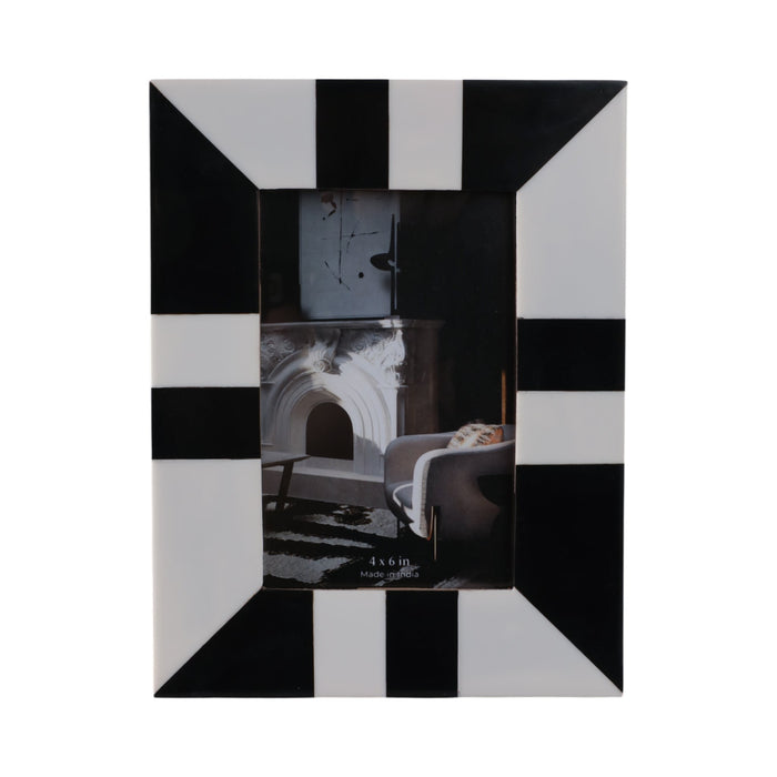 resin-4x6-geometric-photo-frame-black-white-1
