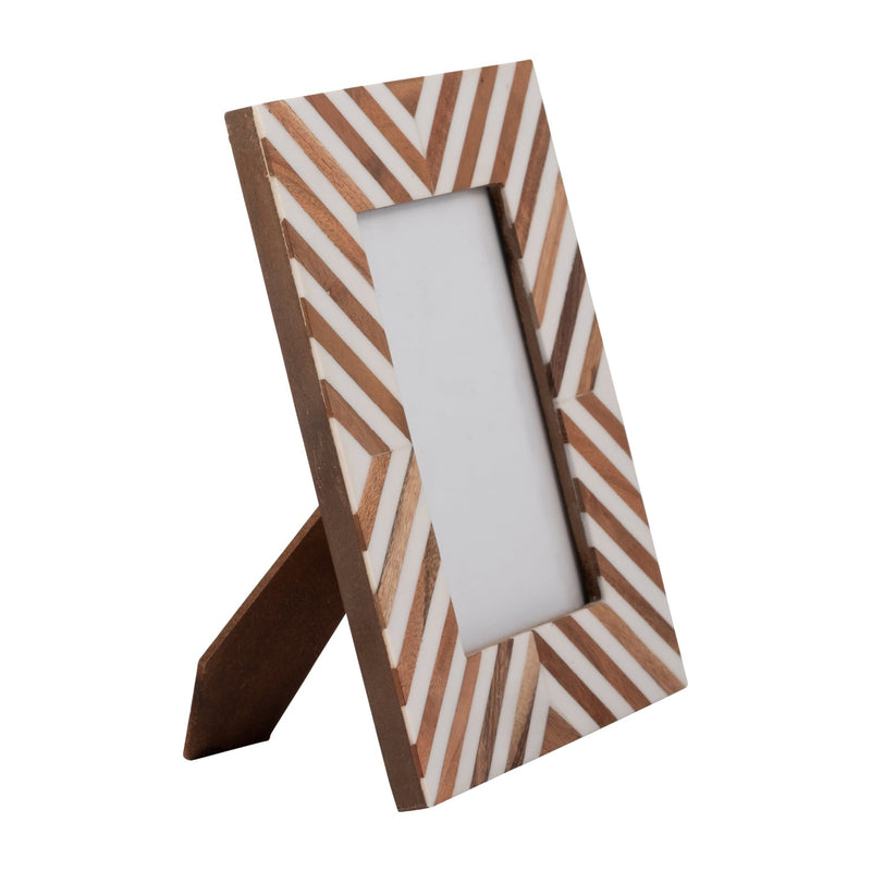 resin-4x6-herringbone-lines-photo-frame-white-wood-2