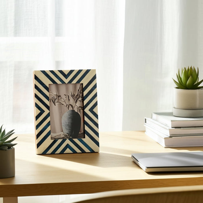 resin-4x6-striped-photo-frame-blue-10