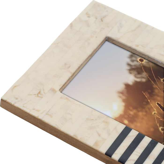 resin-4x6-white-w-black-stripes-photo-frame-5