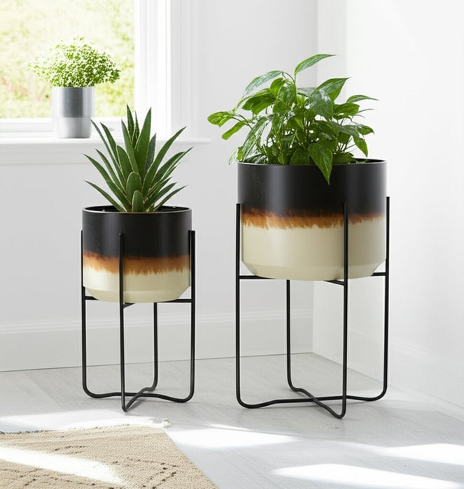 s-2-19-23-ombre-metal-planters-on-stands-brown-k-10