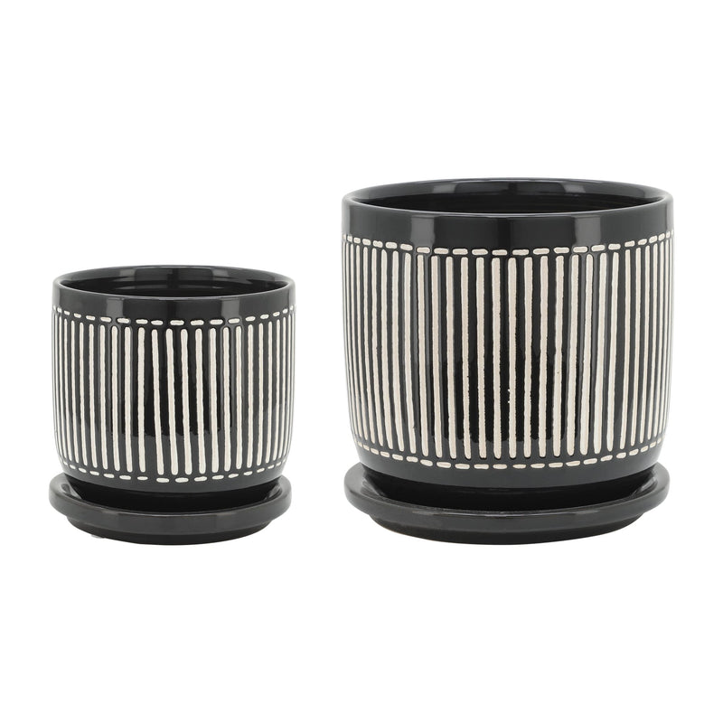 s-2-5-6-vertical-lines-planter-w-saucer-black-1
