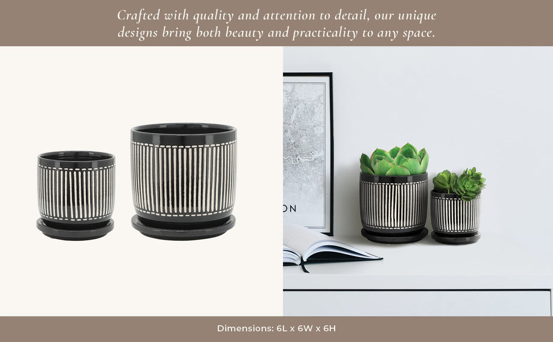 s-2-5-6-vertical-lines-planter-w-saucer-black-12