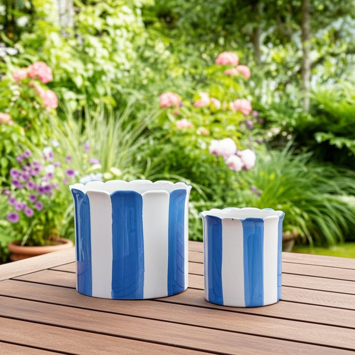 s-2-6-8-striped-scallop-edge-planters-white-blue-12