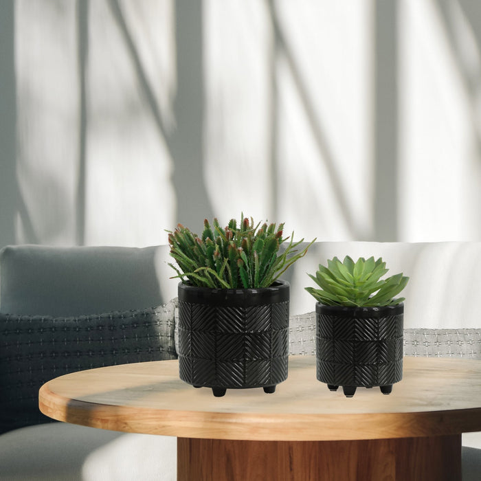 s-2-6-8-textured-planters-shiny-black-6