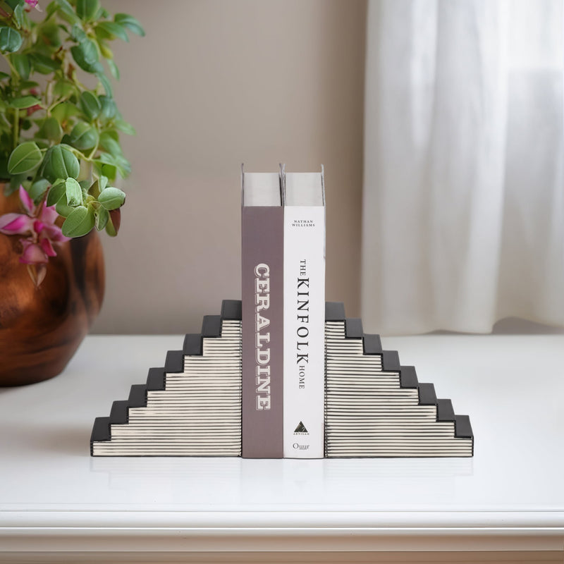 s-2-6-striped-steps-bookends-black-white-9