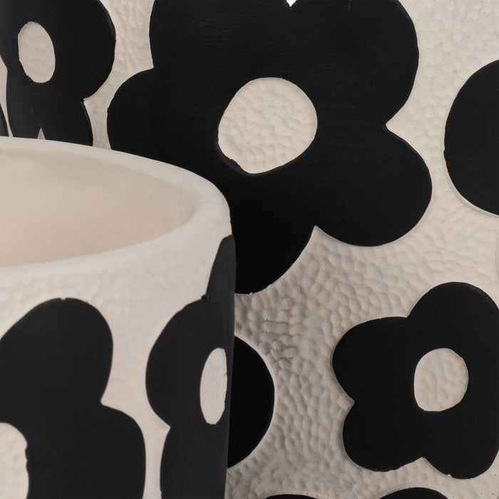 s-2-7-9-flower-power-planters-black-4