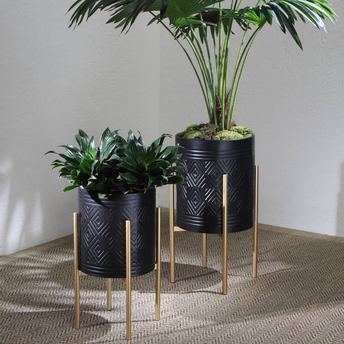 s-2-aztec-planter-on-metal-stand-black-gold-6