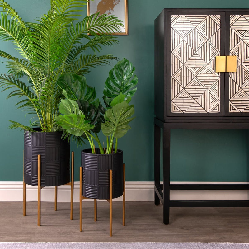 s-2-planter-w-lines-on-metal-stand-black-gold-8