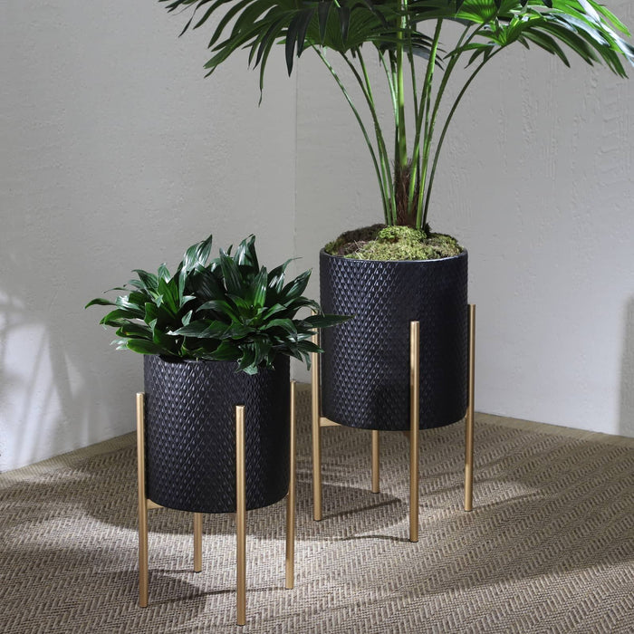 s-2-textured-planter-on-metalstand-black-gld-7