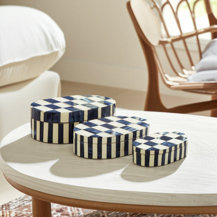 s-3-10-11-12-oval-checkered-boxes-white-blue-12