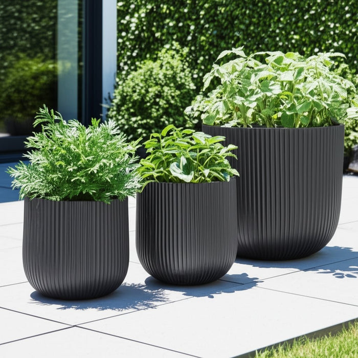 s-3-11-14-18-ribbed-resin-planters-black-11