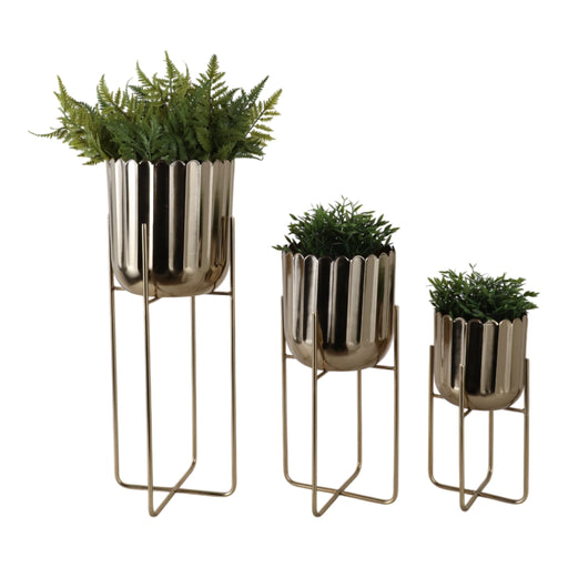s-3-15-20-27-scallop-metal-planter-on-stand-gold-2