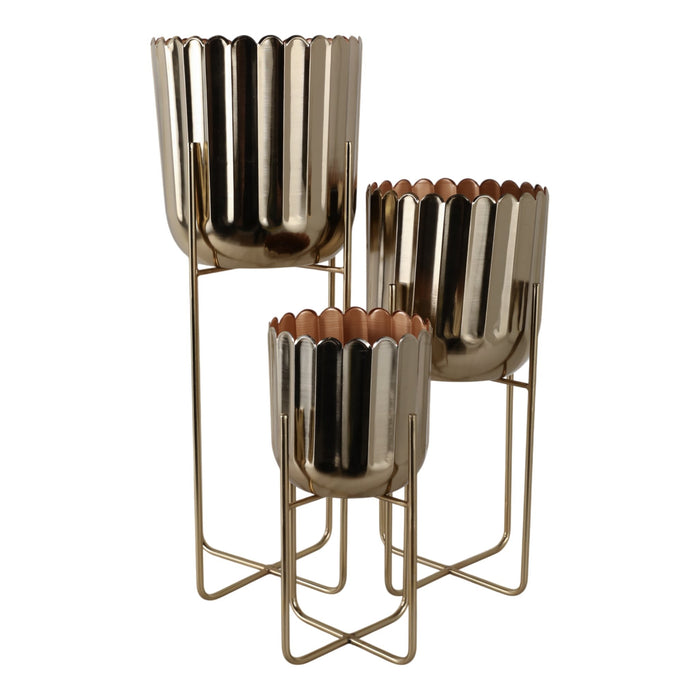s-3-15-20-27-scallop-metal-planter-on-stand-gold-6