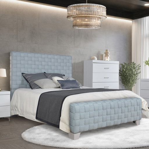 saree-light-teal-chenille-gray-queen-bed-1