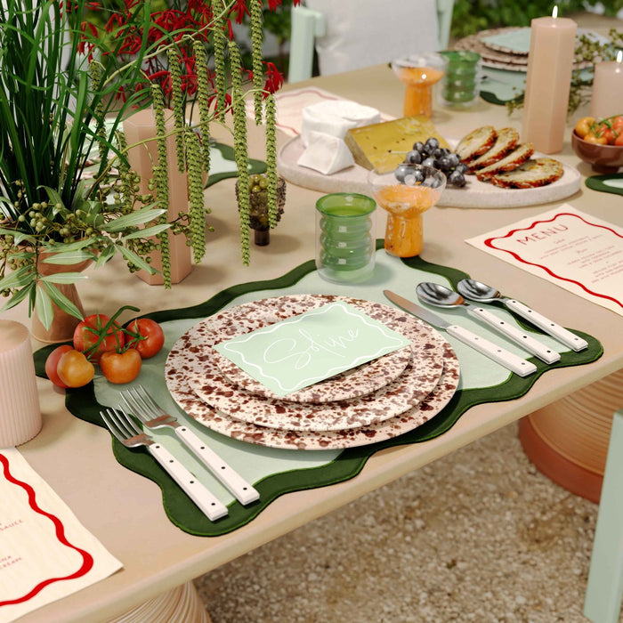 scalloped-edge-olive-green-cotton-placemat-set-of-4-2