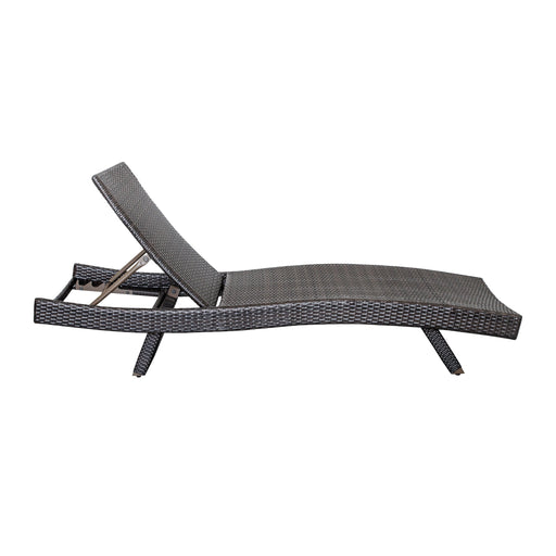 serene-outdoor-chaise-lounger-2