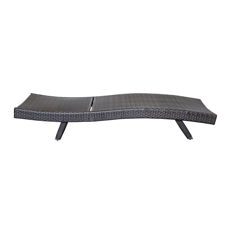 serene-outdoor-chaise-lounger-3