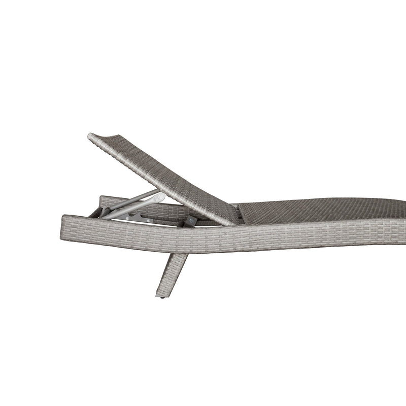 serene-outdoor-chaise-lounger-1