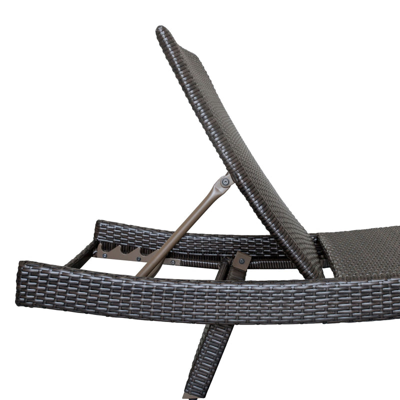 serene-outdoor-chaise-lounger-8