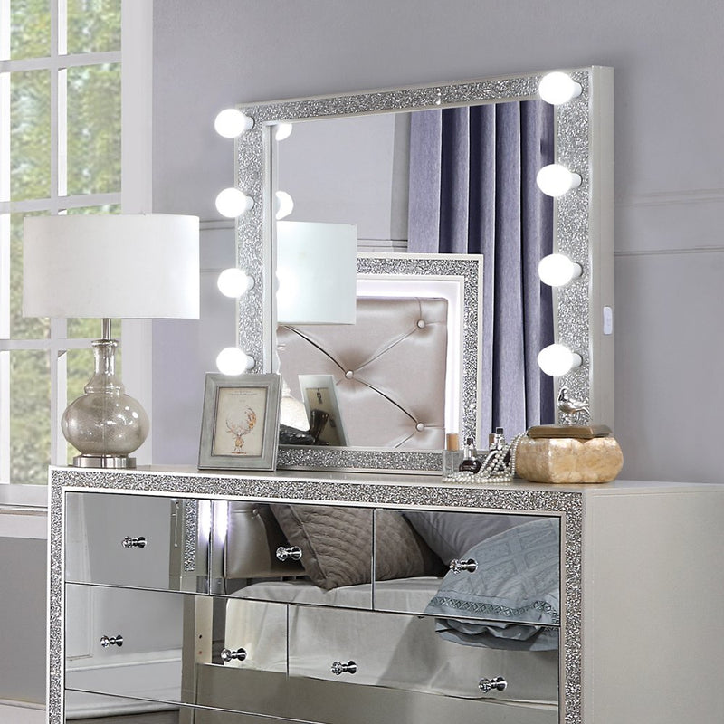 sliverfluff-mirrored-champagne-mirror-w-light-1