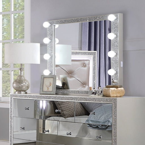 sliverfluff-mirrored-champagne-mirror-w-light-1