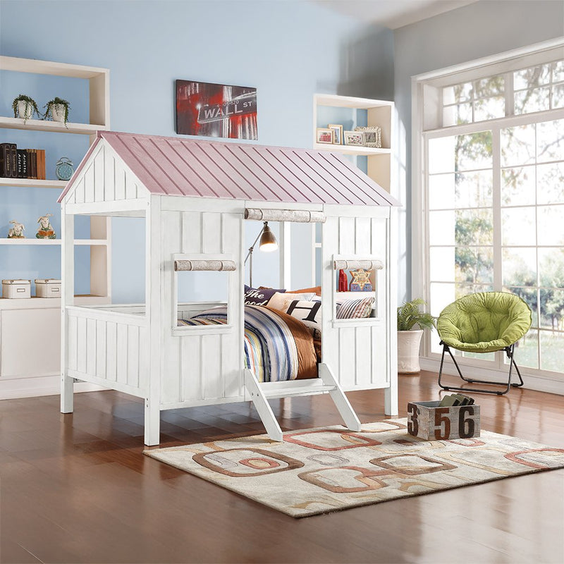 spring-cottage-white-pink-full-bed-3