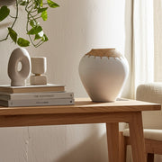 terracotta-10-h-vase-white-brown-11