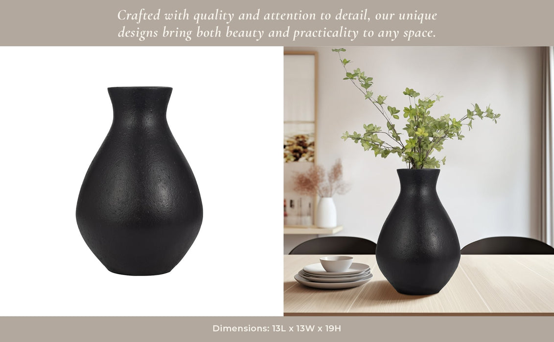 terracotta-18-organic-vase-black-11