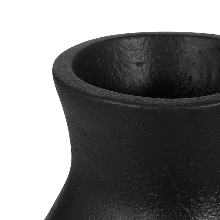 terracotta-18-organic-vase-black-4