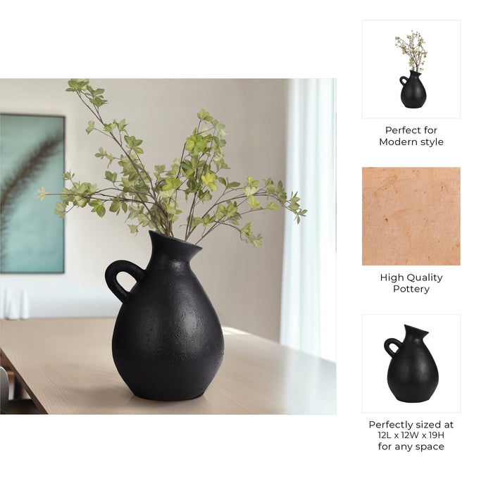 terracotta-19-organic-jug-with-handle-black-10