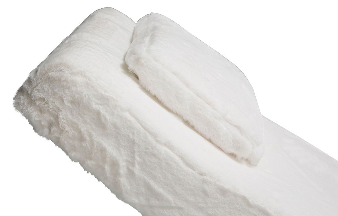 Aico Furniture Trance Upholstered Chaise in White TR-ASTRO41-MST-13